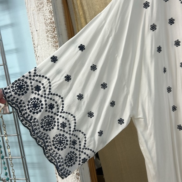 NWT White with Navy Details Kimono - Haptics - Picture 6 of 6